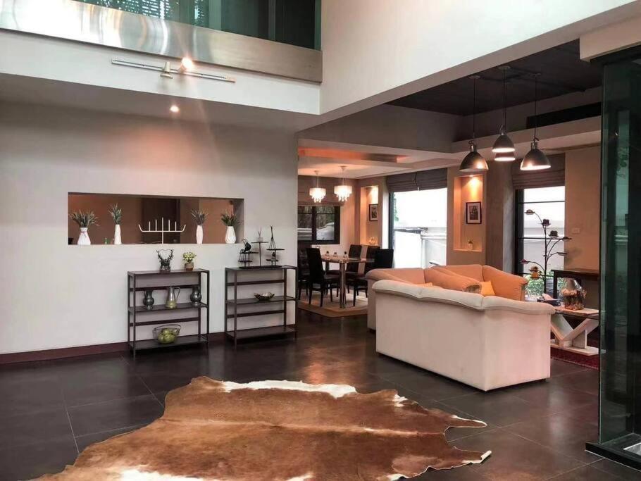 Villa Luxe Pool 3 Min To Thonglor Bts & Nightlife Bangkok