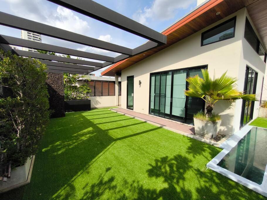 Luxe Pool 3 Min To Thonglor Bts & Nightlife Villa *
